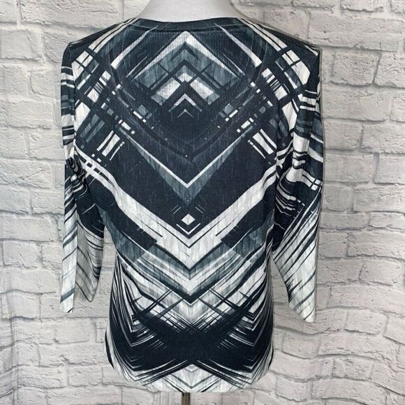 French blue women M v-cut multicolor 3/4 sleeve blouse w/decorative studs - Picture 8 of 10